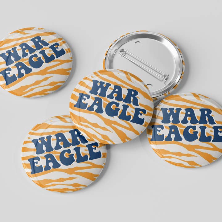 Auburn War Eagle Striber Knap for engroshandel hos Cute As A Button