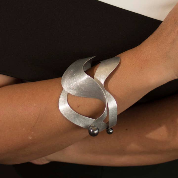 VIBE Substantial Mid-Arm Wavy Cuff from the SOUND Collection for wholesale by Chick Boss LLC