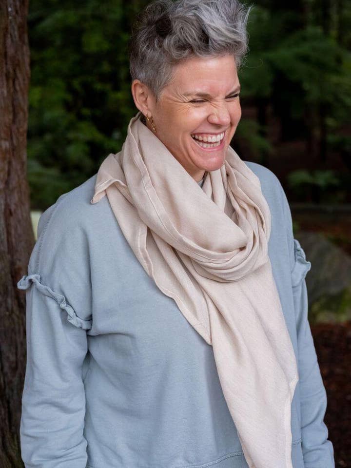 Julia Sarong//Halstuch für den Großhandel von STOKEDNZ