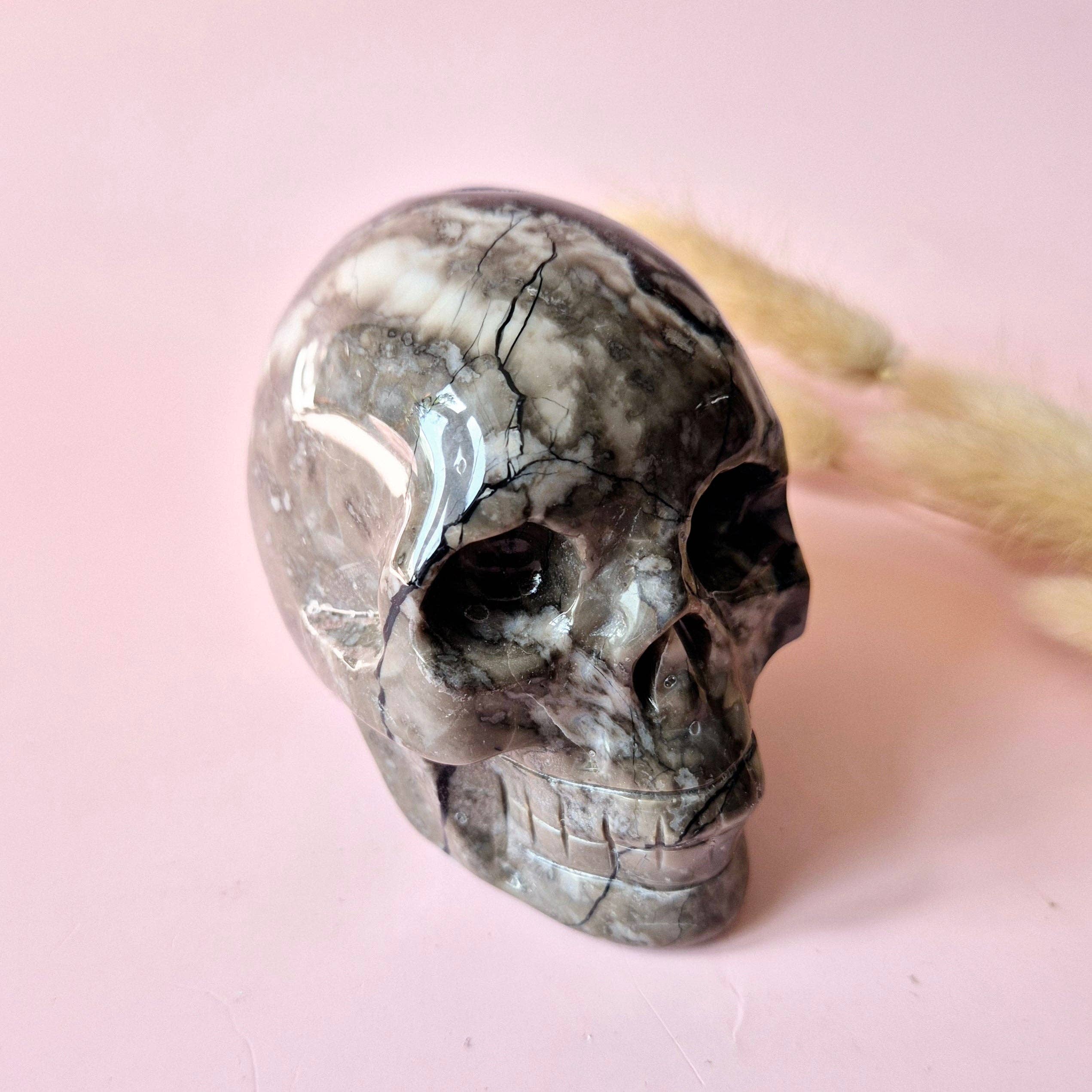 Moonlight Gemstones - Wholesale Spiritual Stone/Crystal - XL Gemstone Druzy Skull UV-reactive Volcano Agate Skull – #3 484 grams3