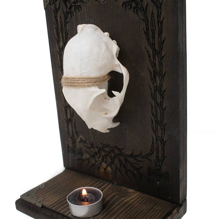 Odins ravne loskraniealter med Mjølner-gravering for engroshandel hos Oreamnos Oddities