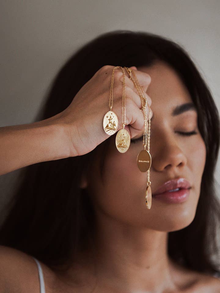 Capricorn | Gold Zodiac Necklace for wholesale by wellDunn jewelry