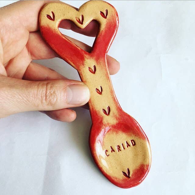 Cuchara de Amor de Cerámica Cariad: Regalo de Esmalte Rojo Galés para venta al por mayor de Love & Lovelier