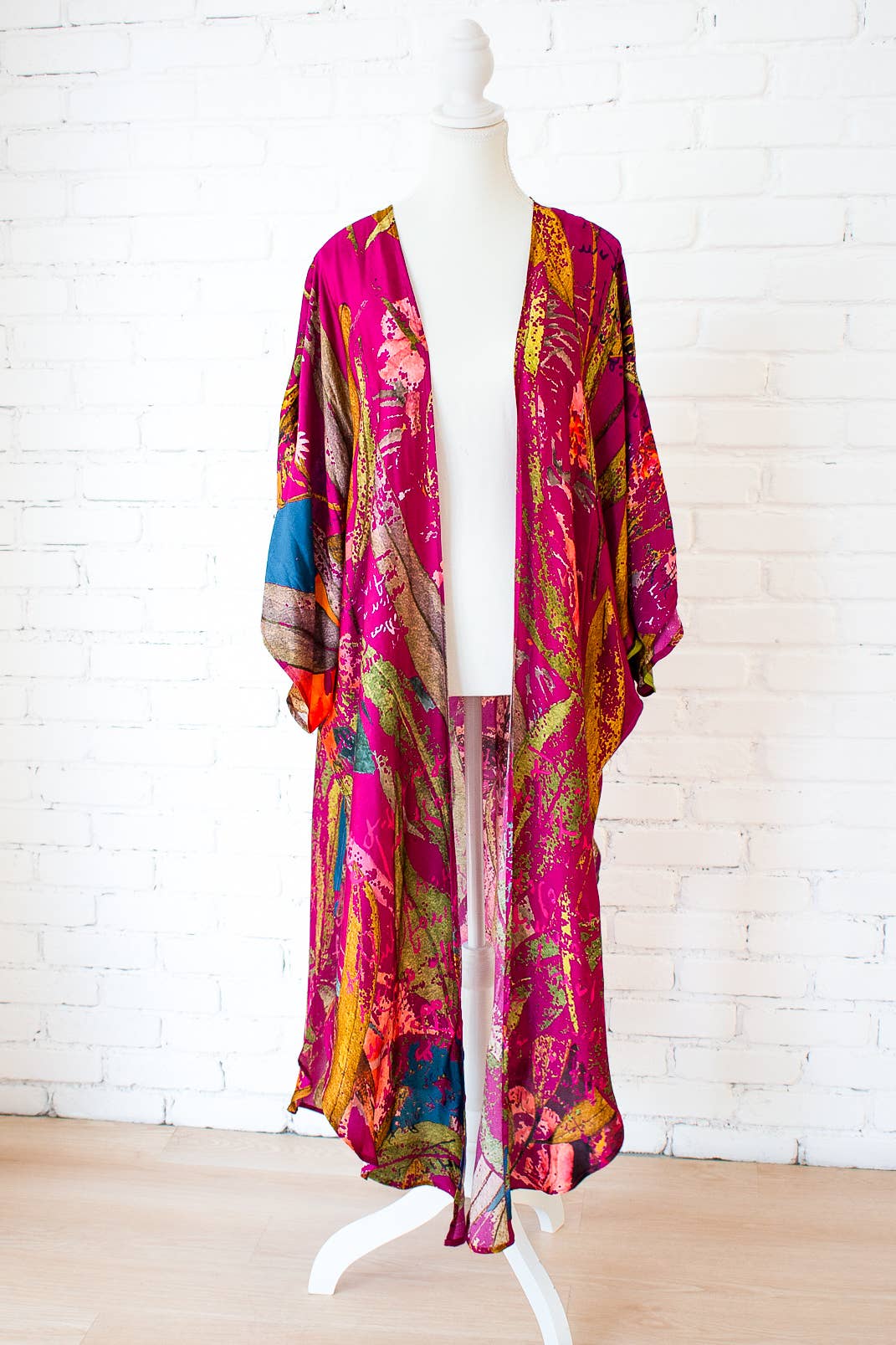 Winton and Waits - Wholesale Kimono - Women's - Featherington Long Kimono- Pink3