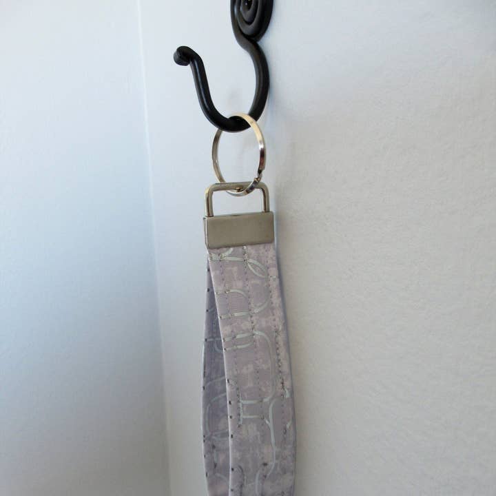 Thread and Purls - Wholesale Keychain – Women's - Key Fob Wristlet, Marble Key Fob, Metallic Wristlet Keychain, Gift for Coworker, Marble Wrist Lanyard, Wrist Lanyard, Gift under 56