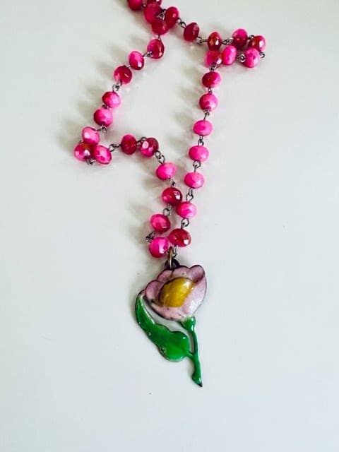 NOUVEAU ! ! ! Collier Flower Bud pour la vente par Michelle DaRin Jewelry
