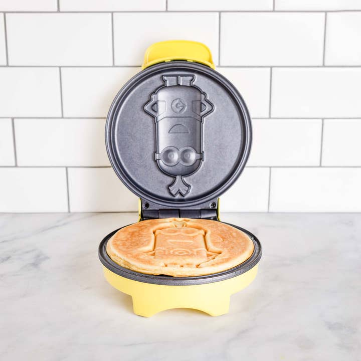 Uncanny Brands - Wholesale Kitchen Appliance - Uncanny Brands Minions Kevin Pancake Maker