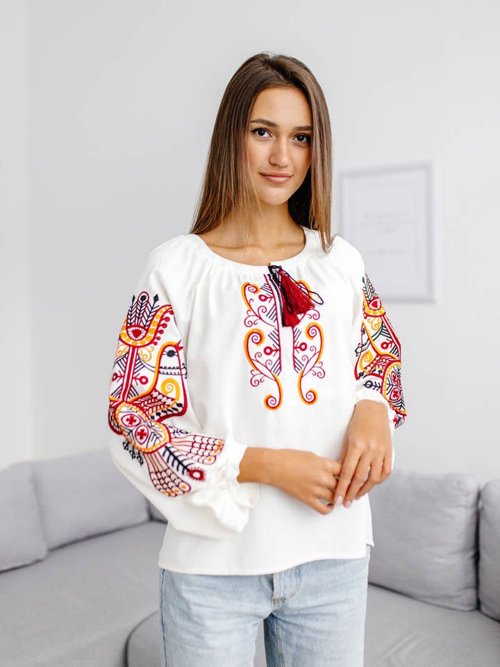 Blusa Vishivanka con bordado de leche y cereza para venta al por mayor de Galychanka