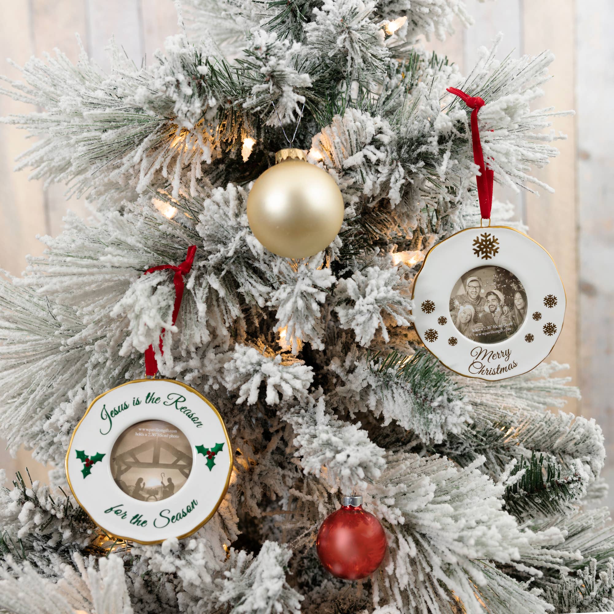 Pavilion - Wholesale Picture Frame - Merry Christmas - 4" Photo Frame Ornament
2