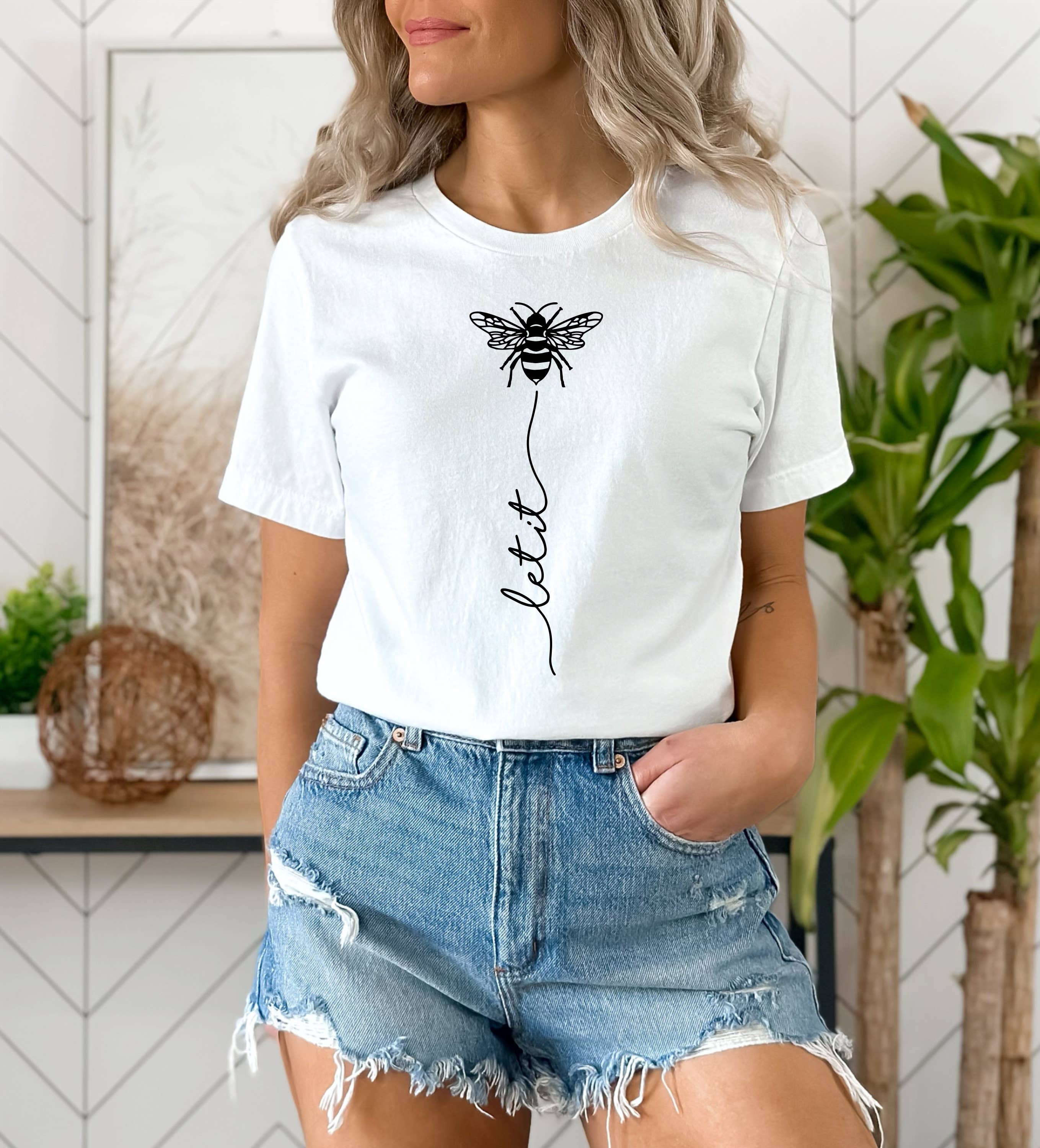 Humm & Willow - Wholesale Screen Printed T-Shirt - Women's - Let it Bee Shirt - Cute Bee Shirt - Boutique Bestseller2