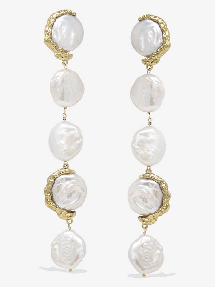 Boucles d'oreilles statement Ad Astra en perles plaquées or pour la vente par Vintouch Jewels