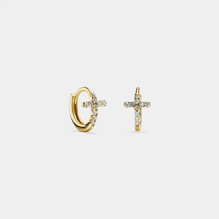 Petites boucles d'oreilles créoles minimalistes en croix en argent sterling 925 pour la vente par Perimade & Co. LLC