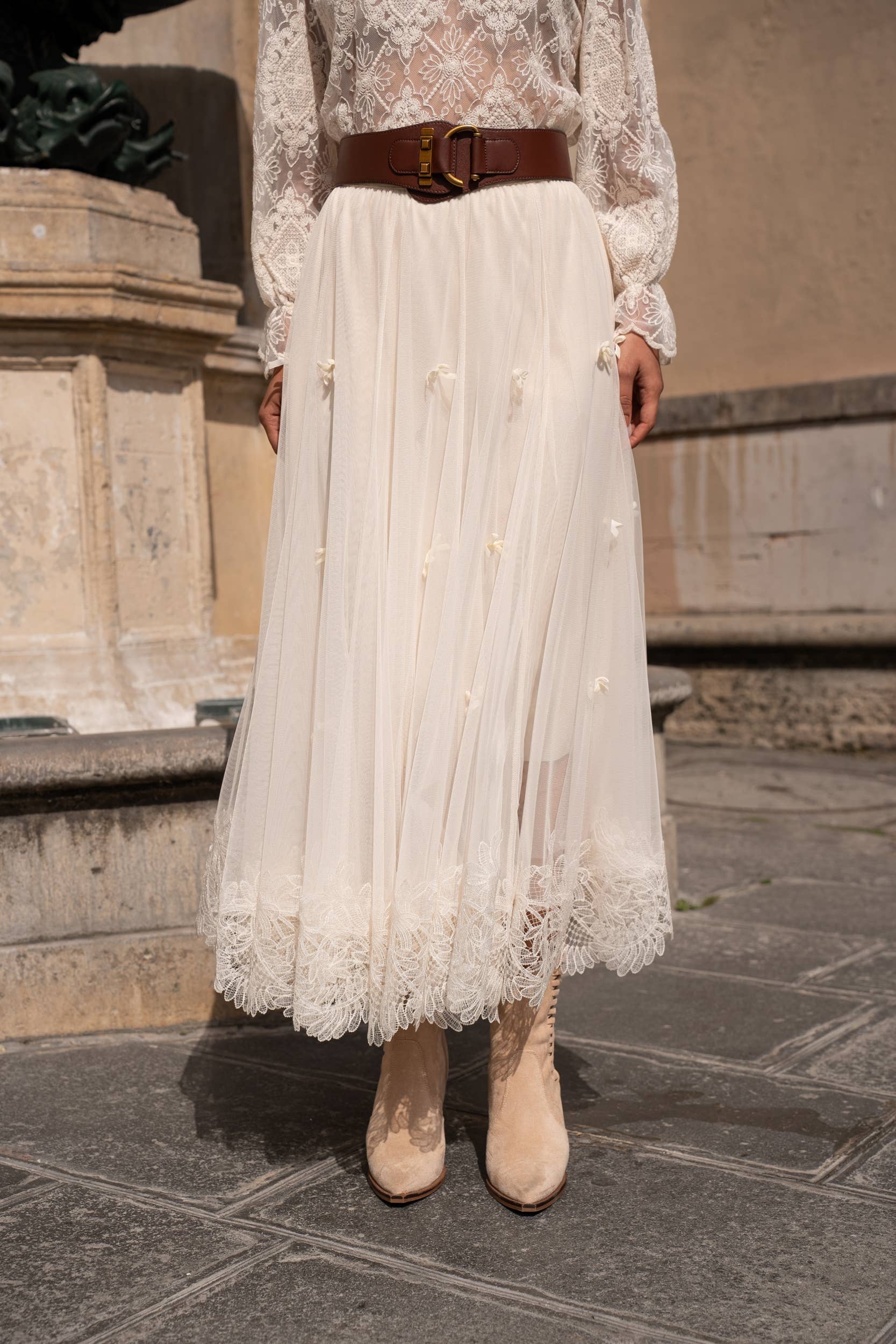 CHOKLATE PARIS – Engroshandel Nederdel - Dame – Lang tylskørt med sløjfer og broderi - CK0838710