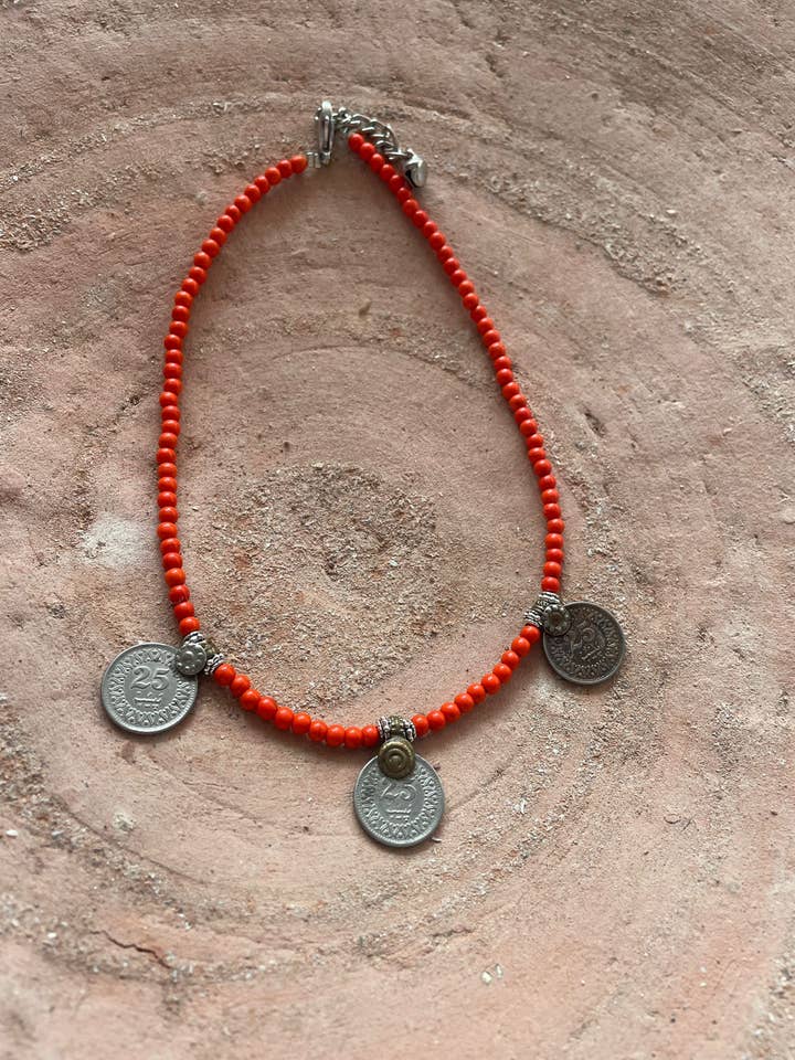 Necklace with orange howlite and coins for wholesale by ToutVintage