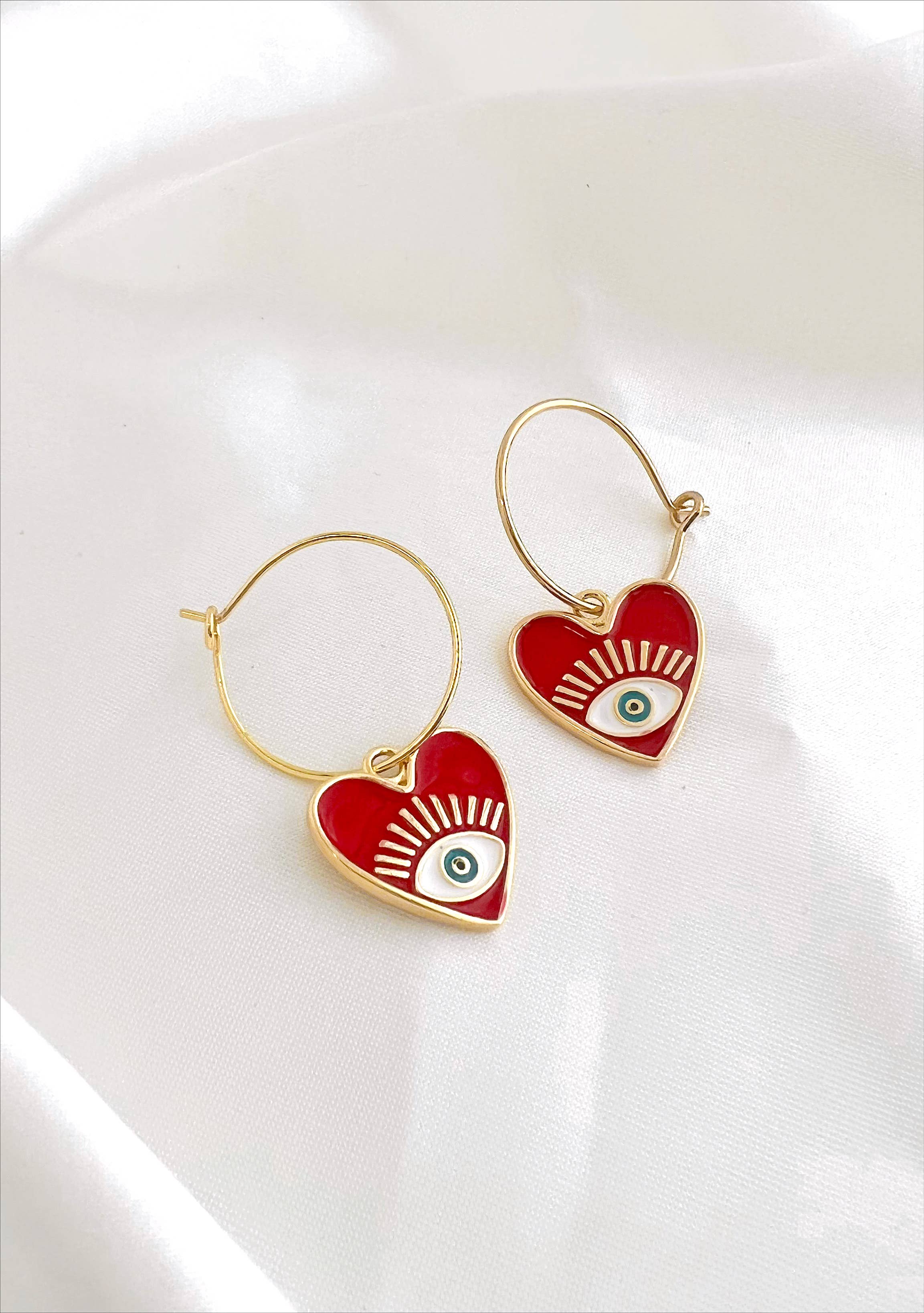 Golden Hour Designs – Brincos de argola por atacado – Brincos de Argola Coração de Proteção - Olho Grego, Esmalte, Místico