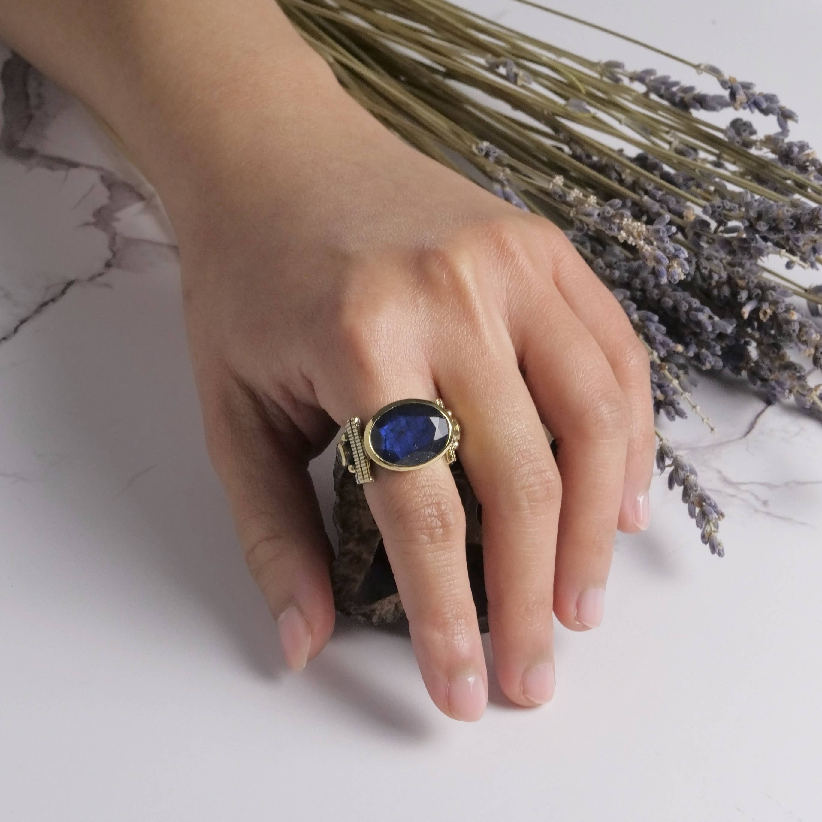 Baizaar - Wholesale Cocktail/Statement Ring - Sterling Silver Labradorite Cocktail Ring with Brass Accents3