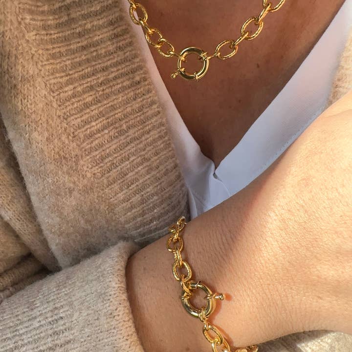 A.B. Paris – Großhandel Glieder- & Kettenarmband – Josie – Armband mit 24-karätiger Vergoldung2