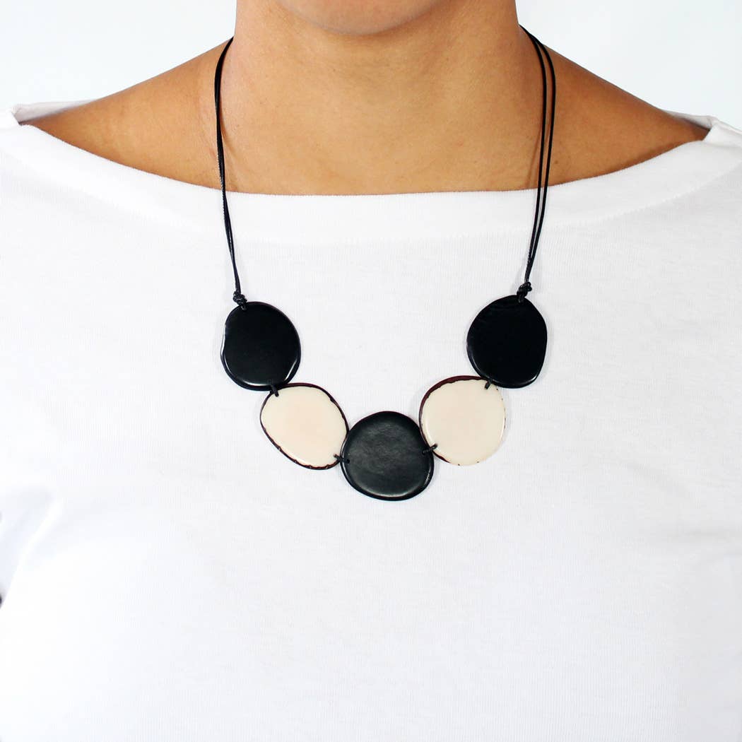 Muichic Natural Jewelry – Großhandel Perlenkette – Chips Tagua Halskette, handgefertigt, Fairtrade, leicht18