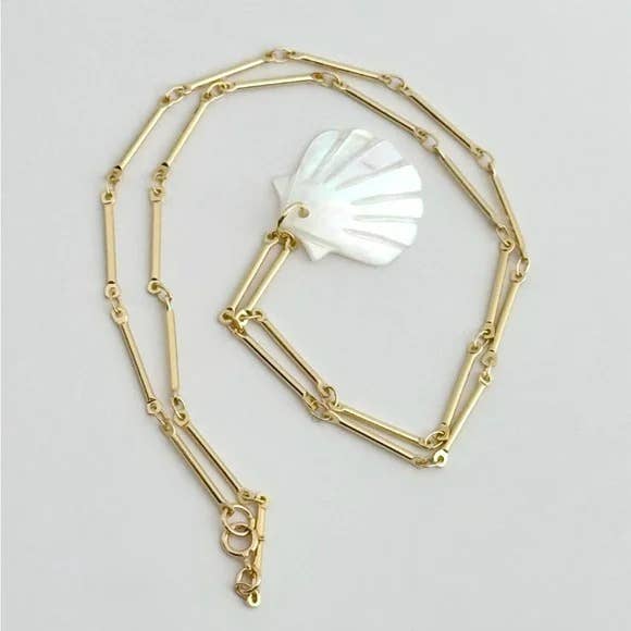 Tramps+Thieves - Wholesale Pendant/Charm Necklace - Muna Shell Necklace1