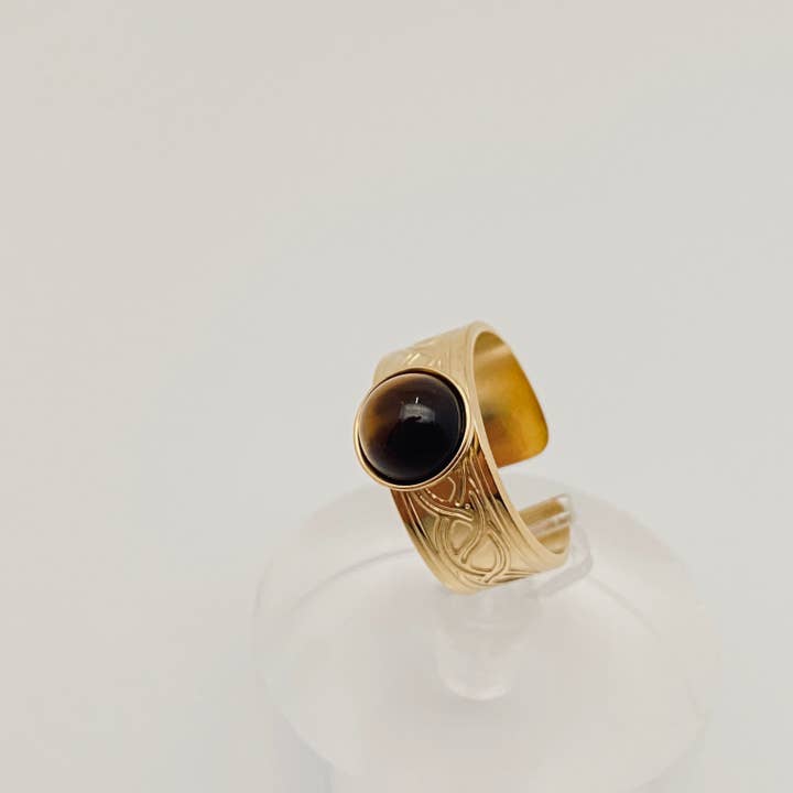 Mio Queena - Wholesale Ring met een steen/solitaire ring - Goudkleurige roestvrijstalen ring met natuurlijke steen - FGS/CS