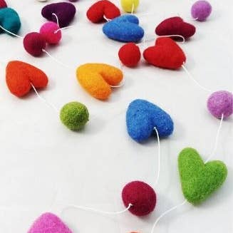 Ganesh Himal Trading – wholesale Bunting/garland – Felt Heart Garland