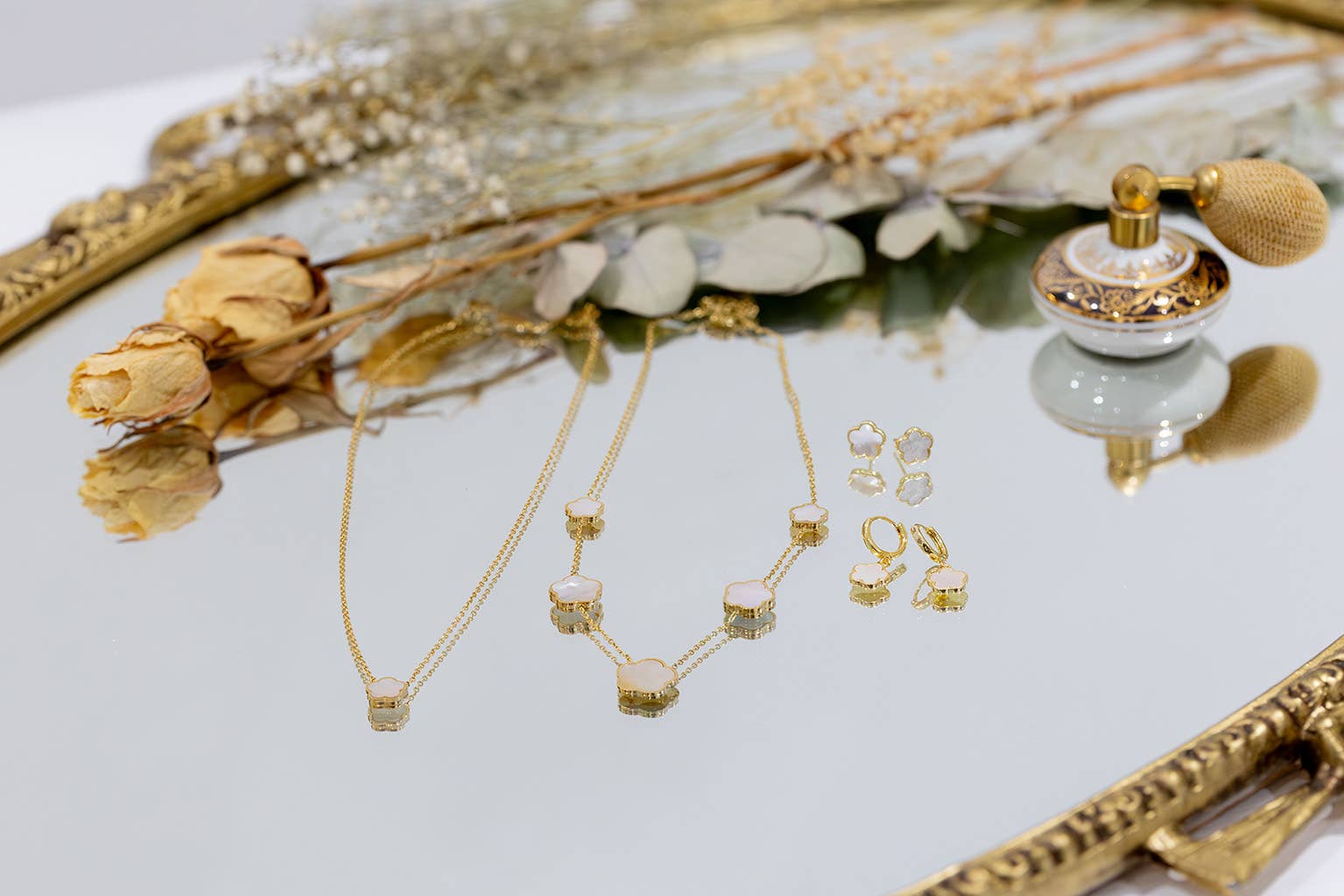 White Leaf – wholesale Stud/post earrings – 5 Petal Flower Stud Earring in Mother of Pearl2