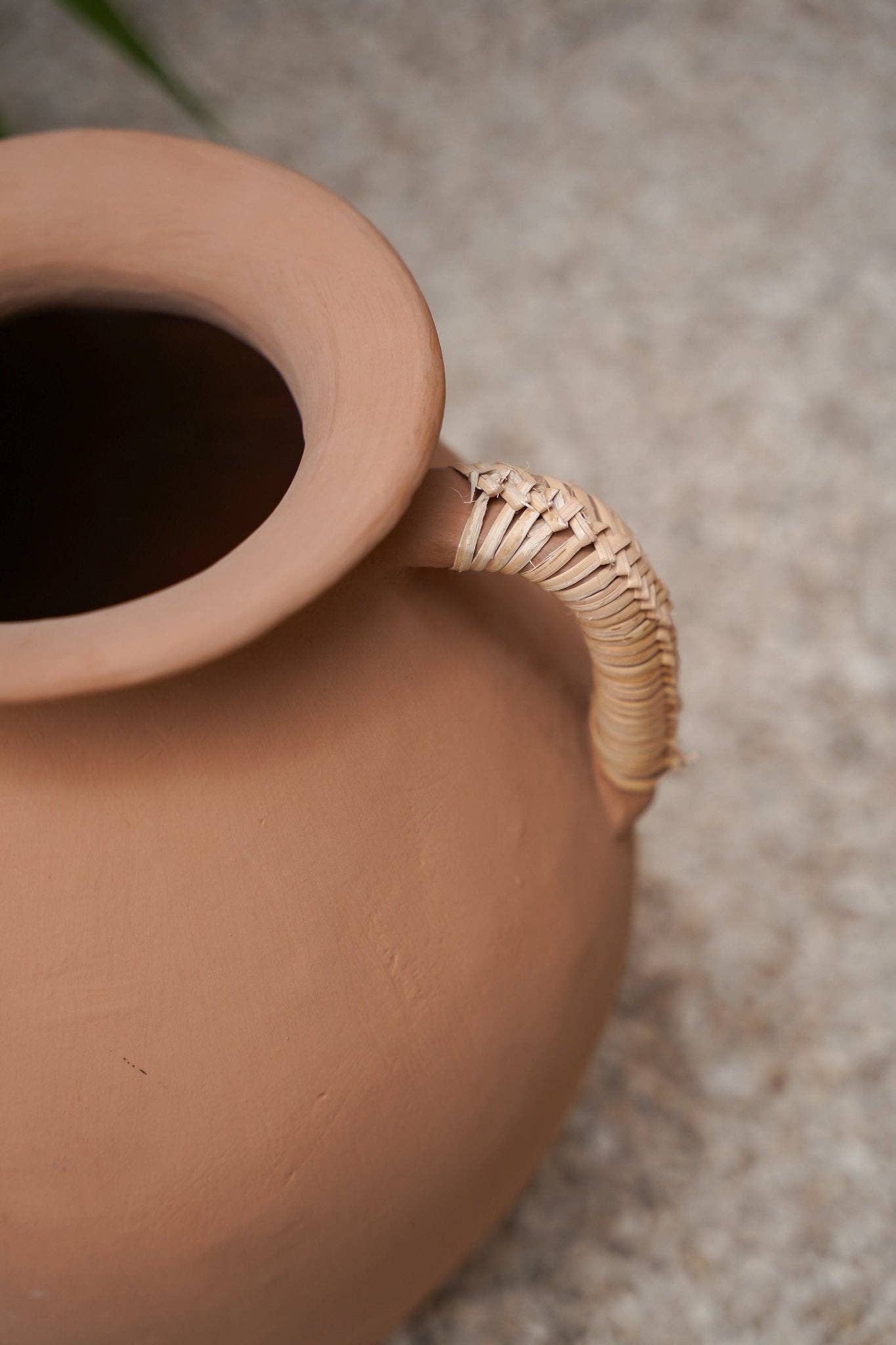 Hippie Monkey - Vendita all'ingrosso Vasi - Il vaso Terra Rattan — Hippie Monkey - 20242