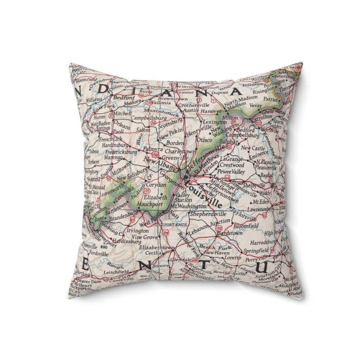 Coussin Carte de Louisville Kentucky – Coussin Carré 18" pour la vente par Daisy Mae Designs