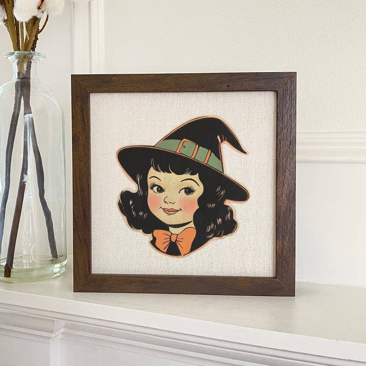 Menina Retro de Halloween - Placa de Halloween Personalizável em Moldura por atacado de Indigo Tangerine