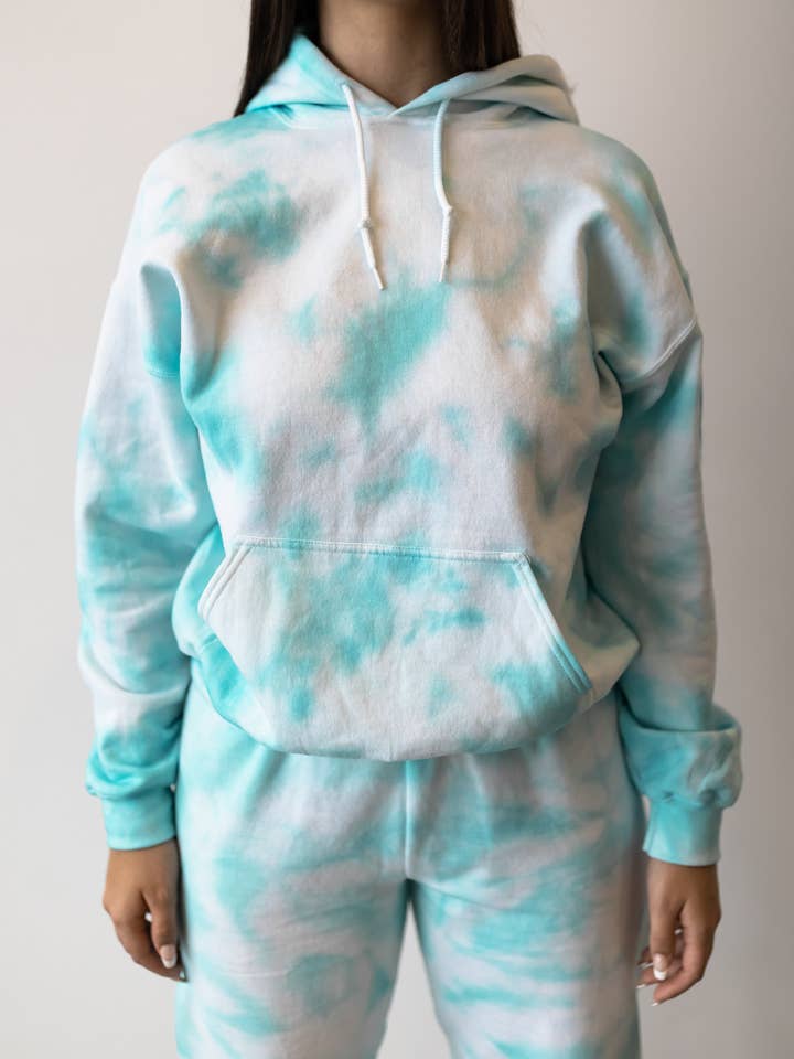Icy Blue Tie Dye Sweatshirt for engroshandel hos exbapparel