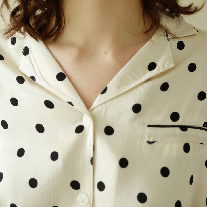 DrifWoo - Venta al por mayor Conjunto de ropa para dormir - Mujer - Conjunto de pijama de viscosa con lunares – Ropa de spa y descanso suave5