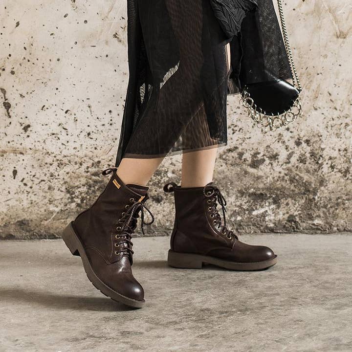 DWARVES – Großhandel Combat Boots – Damen – Modische Kampfstiefel aus Lammfell, Designer-Retro-Reitstiefel, dickes Design, Kaffee/Dunkles Kaffee/Schwarz4