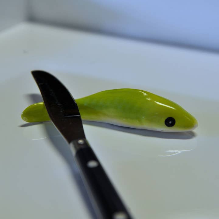 The Upcycled Paper Company - Wholesale Decorative Tabletop Object - Ceramic Fish Table Decor / Knife Rest7