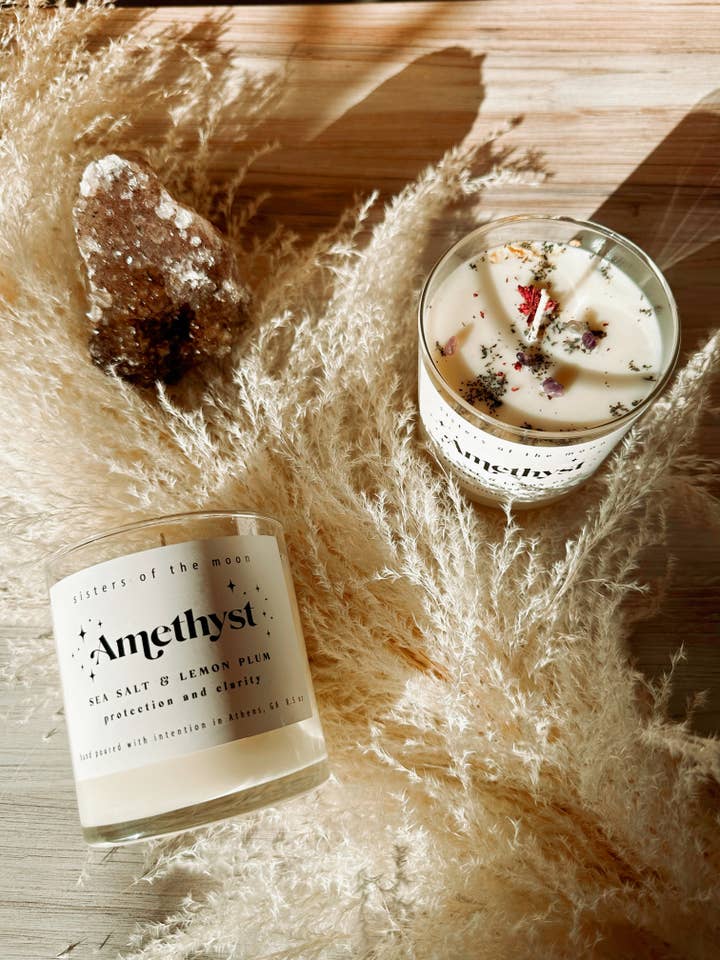 Sale marino e prugna - Candela Amethyst Intention per la vendita all'ingrosso da parte di Sisters Of The Moon