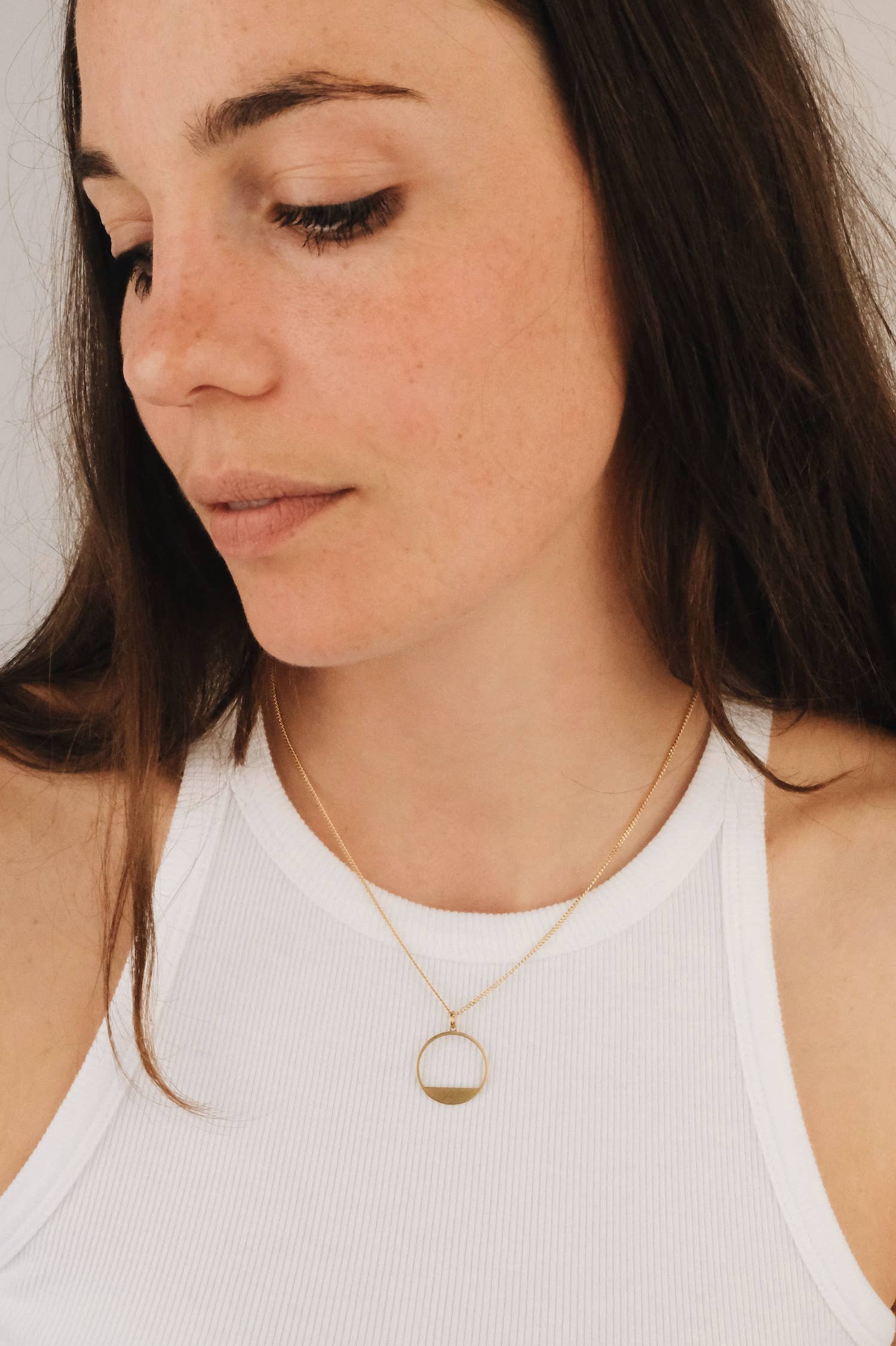 BRASSCAKE Jewelry - Vendita all'ingrosso Collana con ciondolo/pendaglio - Collana Sunset in ottone sostenibile color oro2