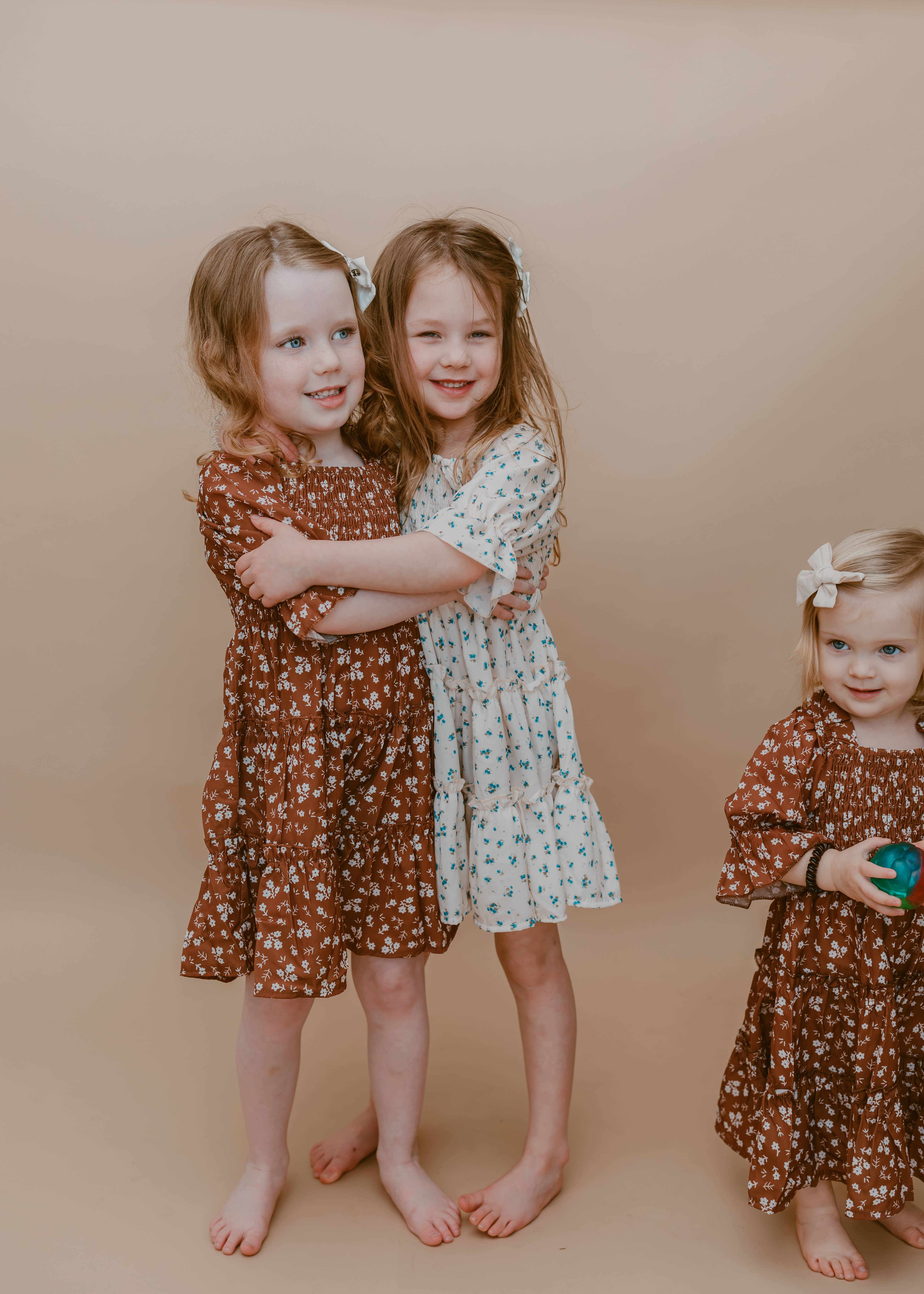 Melt Children's Clothing – Engroshandel Kjole - Børn – Beige blomsterkjole2