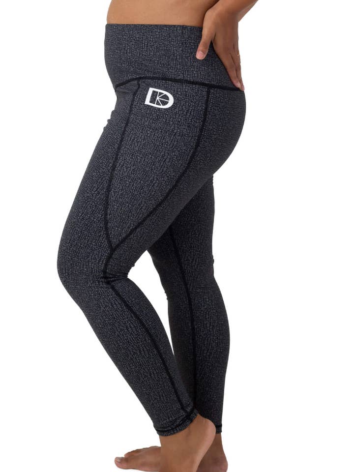 Leggings premaman e postnatali con supporto attivo | Illuminate per la vendita all'ingrosso da parte di Latched