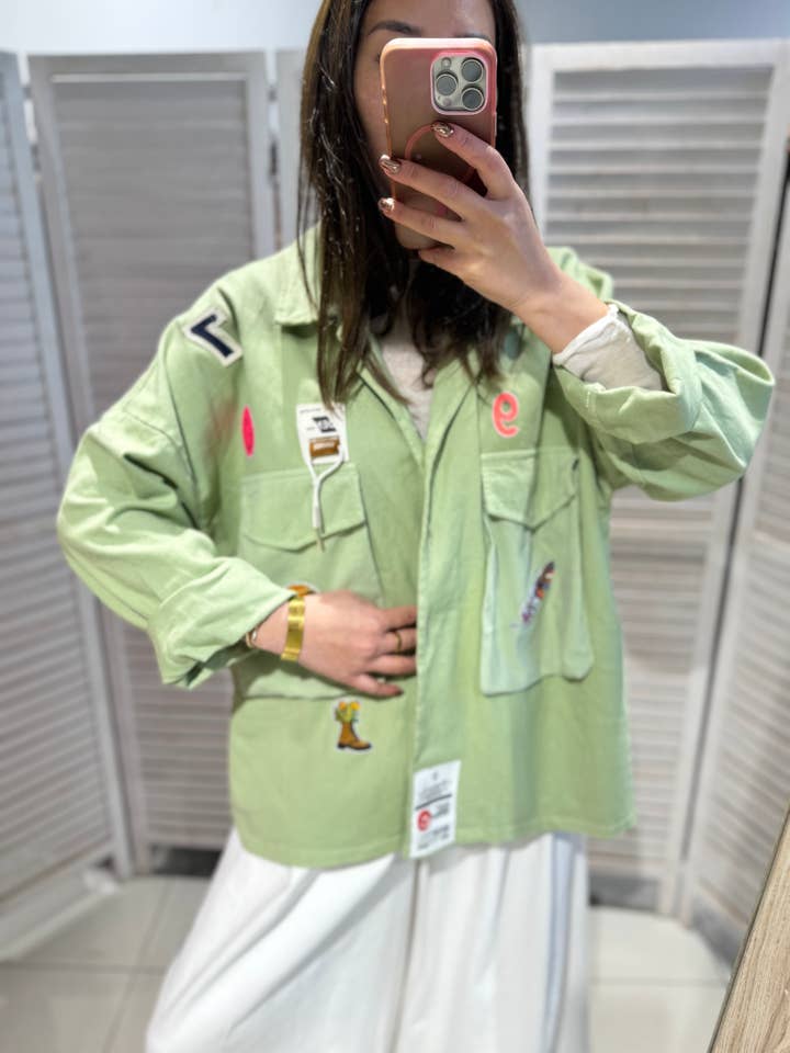 Veste Casual à Poches Brodées pour la vente par VICTORIA&ISAAC