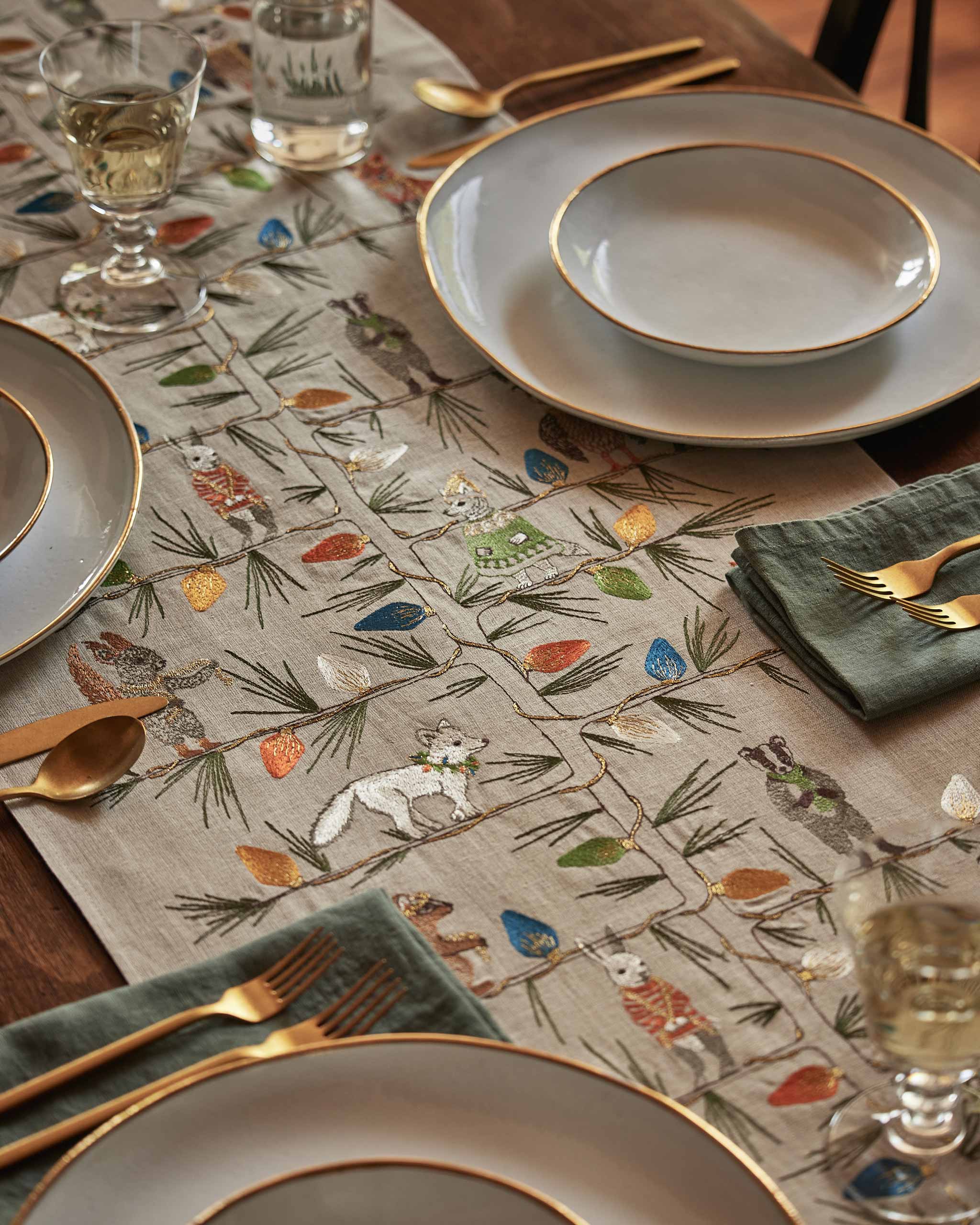 Coral & Tusk - Vente Chemins de table - Chemin de table pour coupe-sapin de Noël1