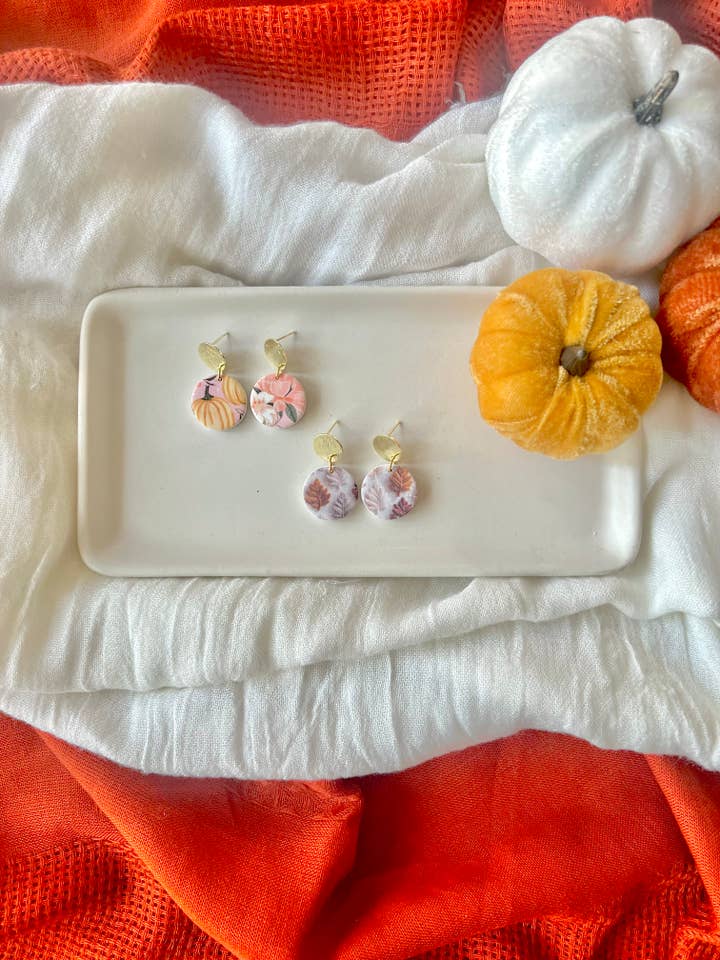Bloemige Pompoen Oorbellen, Blad Klei Oorbellen, Pompoen Oorbel voor wholesale door SeizeTheClayJewelry