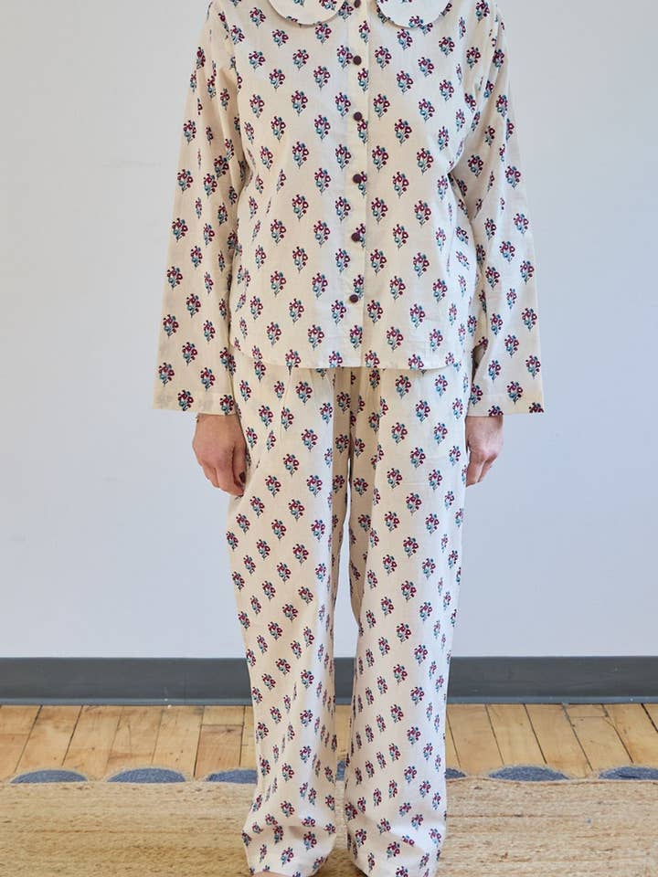 Pigiama floreale vintage crema per la vendita all'ingrosso da parte di Ophelia & Indigo