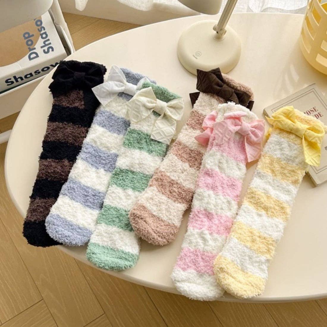 Funkyrel® Atzbranding Limited - Vendita all'ingrosso Calzini - Donna - Rufia - Calzini in Spugna a Righe Colorate con Fiocco7