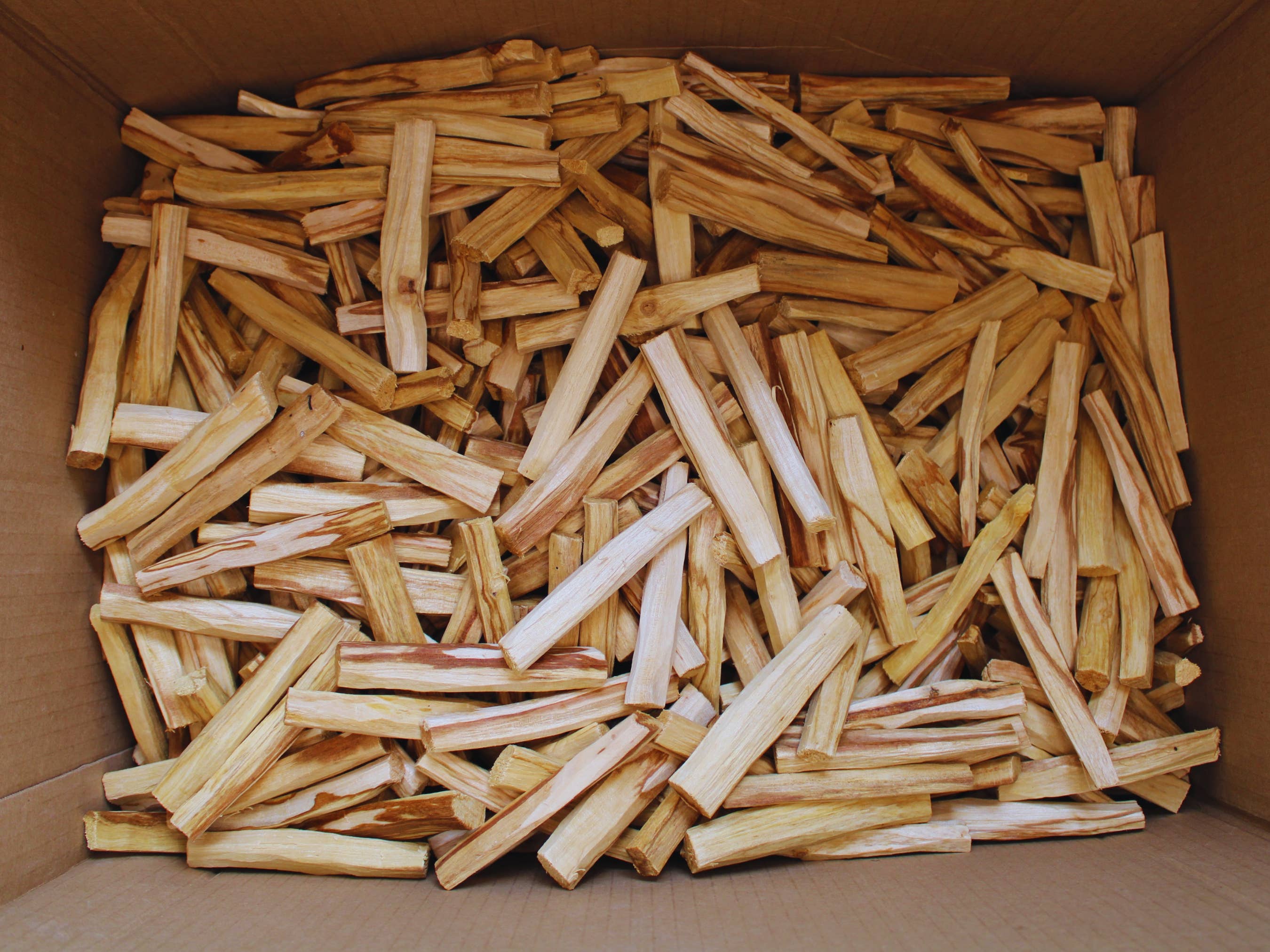 UNIZOCO - Wholesale Incense - Palo Santo 1 Kilogram (2.2 Pounds) | 160 Sticks Approx. |