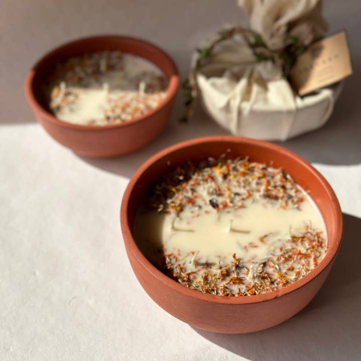 Vela de cera de soja de 5 mecha - Oud & Amber para venta al por mayor de Pravaah