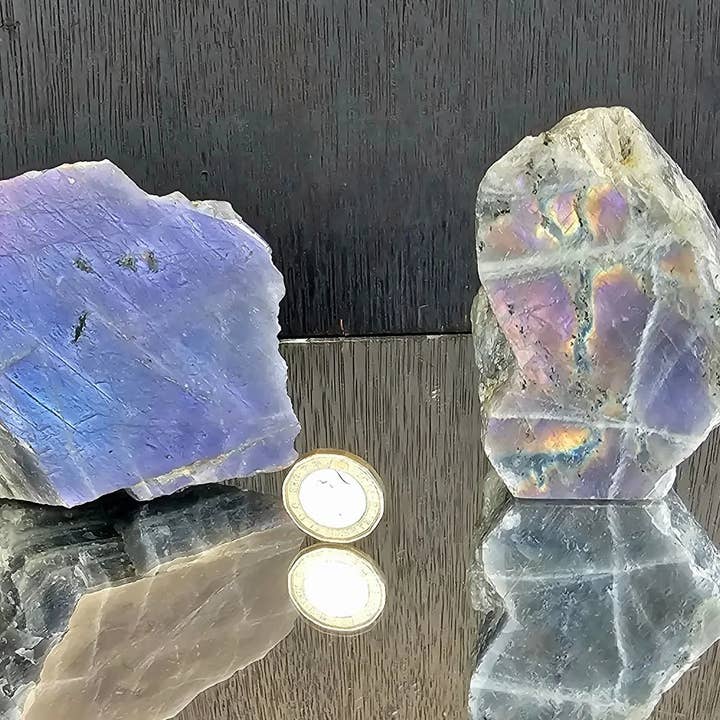 Lilla Labradoritkrystaller 1KG Batch - Halvpoleret for engroshandel hos Distinction Crystals