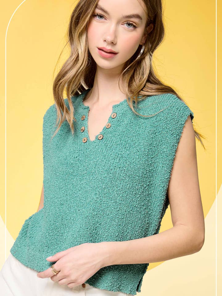 MCS3577-Gilet Tricoté Court et Décontracté avec Tissu Texturé Duveteux pour la vente par La Miel