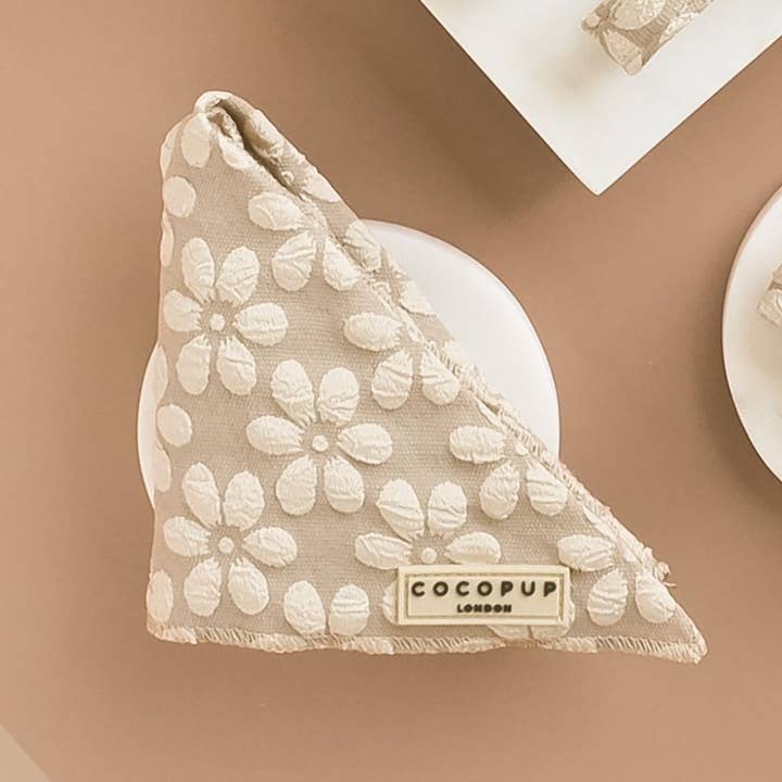 Bandana LUXE - Flor de Mocha por atacado de Cocopup London