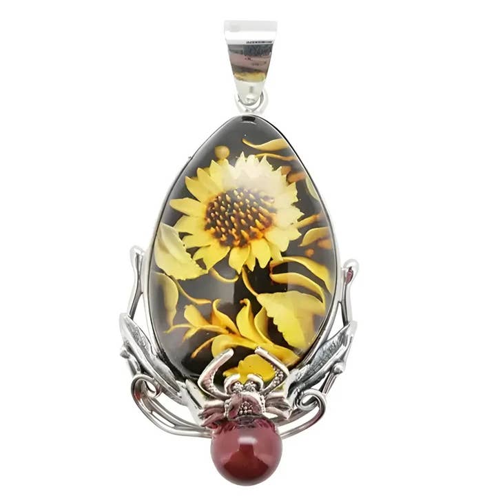 Pendentif camée en ambre et araignée tournesol pour la vente par Amberman