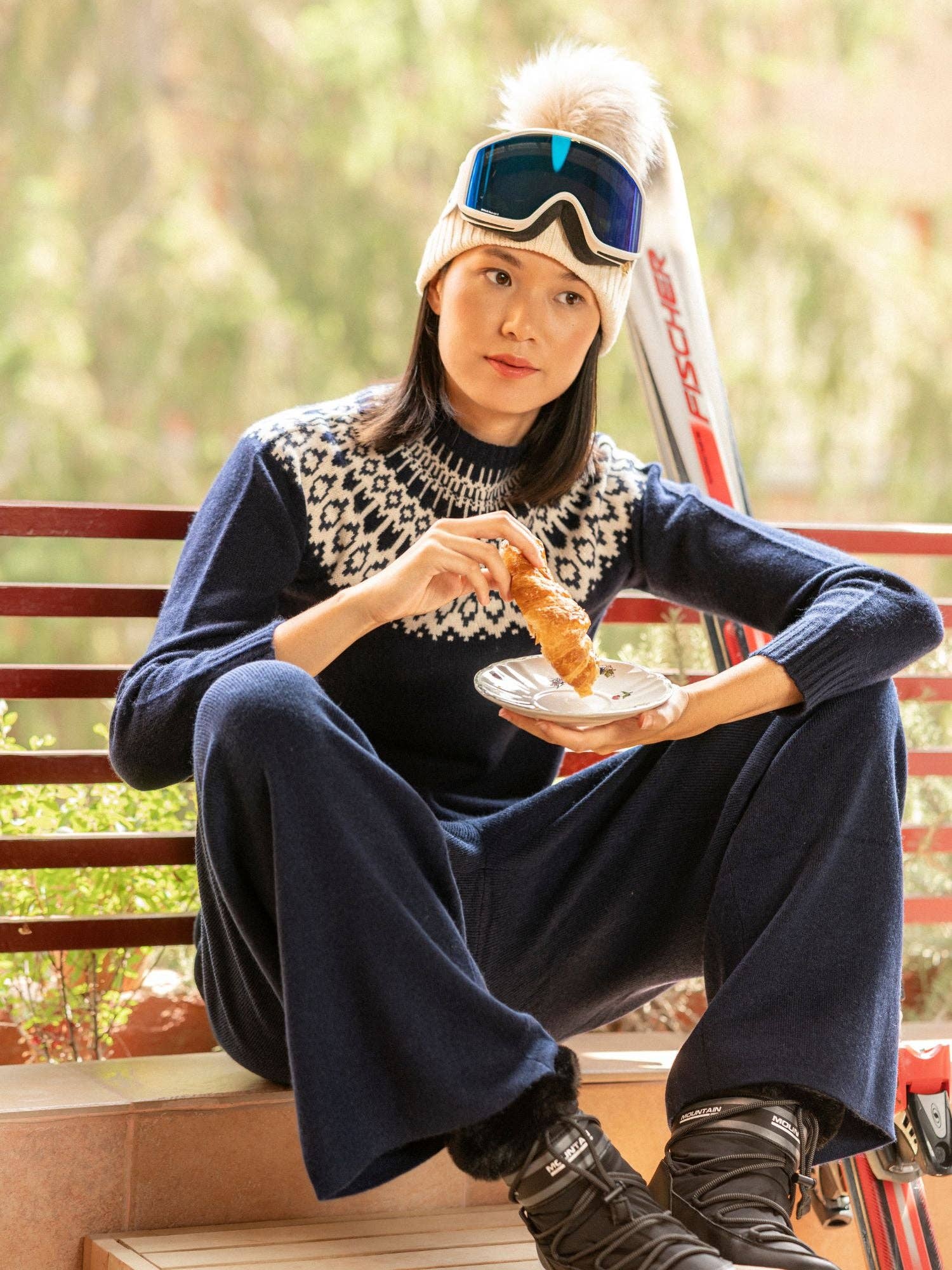 Bel Cashmere S.C. – wholesale Knitted jumper – Women′s – Martina Cashmere Sweater Navy