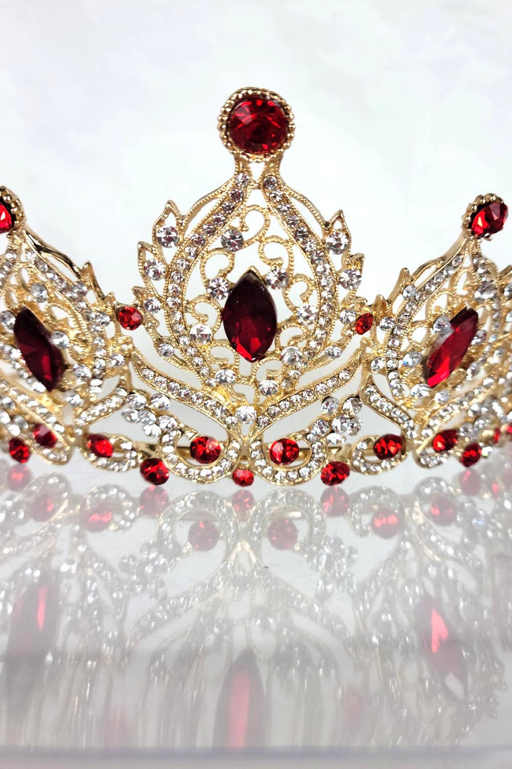 Chicas - Wholesale Tiara - Women's - One Size Fits All Tiara With Jewels HT93323